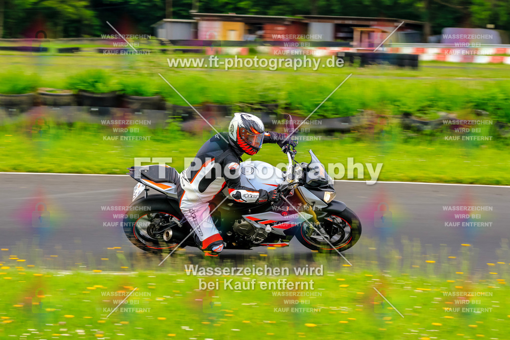 VBK-7581 | Hier findet Ihr Bilder von Touristenfahrten auf der Nürburgring Nordschleife oder von anderen Veranstaltungen die ich besucht habe. Viel Spass beim Durch Schauen 