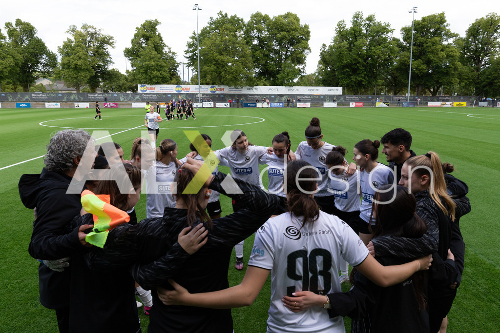 Fußball I Frauen I Saison 2025-2026 I Frauen 3. Liga | FVRZ Gruppe 2 | 18. Spieltag I Spielvereinigung Schaffhausen Damen 1 - Team Furttal Zürich I 17.05.2026 | Hochwertige Sportfotos kaufen & lizenzieren für Medien, Vereine, Agenturen & Sportler:innen. Entdecke professionelle Sportfotografie im Bildshop von Alexander Franzen. - Realisiert mit Pictrs.com