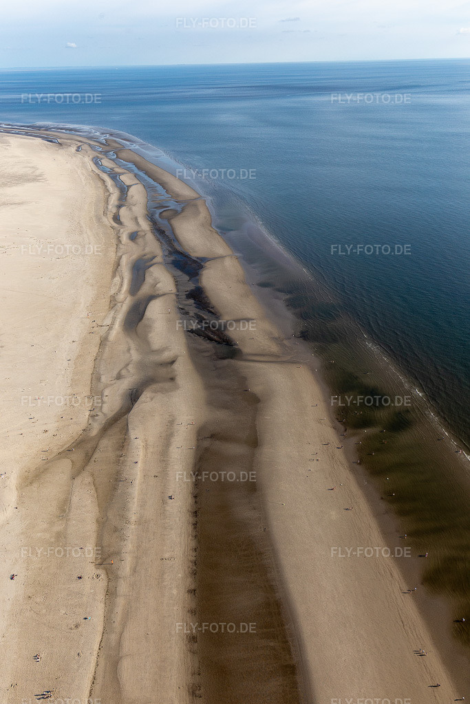 Luftbild: Sankt Peter-Ording Strand im Ortsteil Ording in Sankt Peter-Ording im Bundesland Schleswig-Holstein in Deutschland. Foto: IMG_0007218.jpg vom 10.07.2021 durch Werner Riehm/FLY-FOTO.de