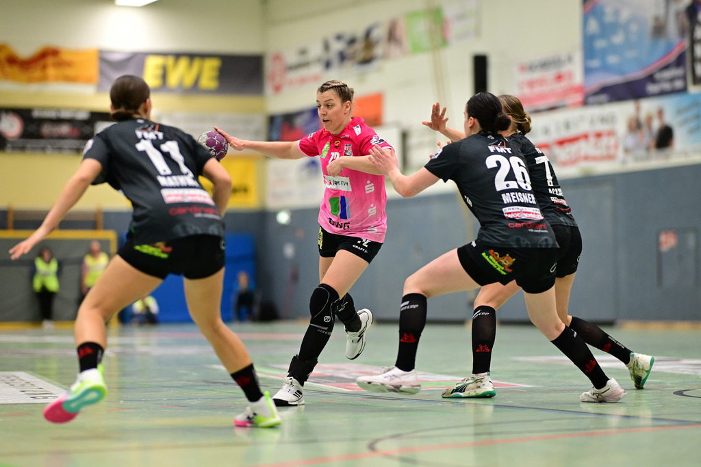 Handball I Frauen I Saison 2024-2025 I 2. HBF I 16. Spieltag I HL Buchholz 08-Rosengarten - SV Union Halle-Neustadt | Der Sportfotograf. - Realisiert mit Pictrs.com