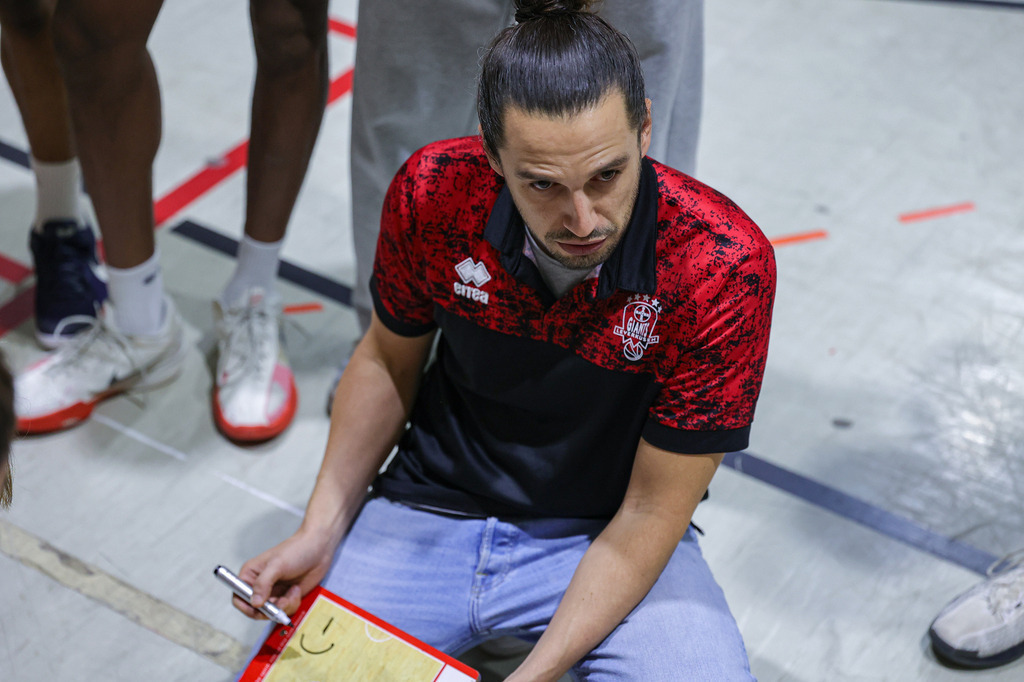 Regio BAYER GIANTS vs NEW Elephants Grevenbroich-5 | Fotos von Basketballspielen aus dem Raum NRW fotografiert von Gero Mueller-Laschet und Daniel Schaefer - Realisiert mit Pictrs.com