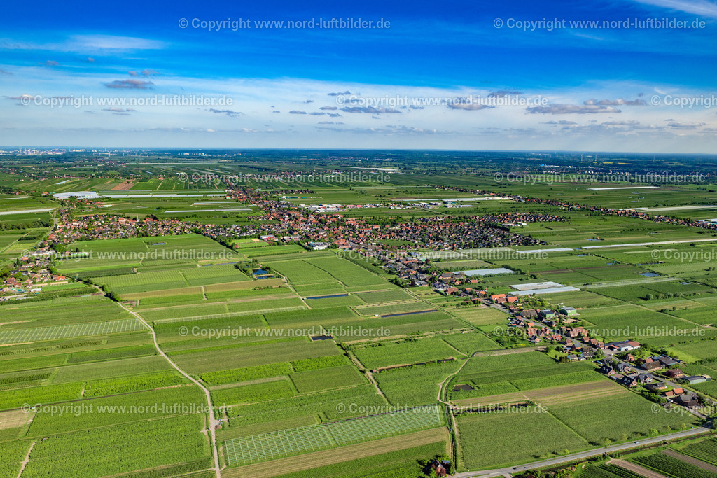 Jork_ELS_9729070524 | JORK 07.05.2024 Ortsansicht im Obstanbaugebiet Altes Land Jork  im Bundesland Niedersachsen, Deutschland. // Location in the fruit-growing area Altes Land Jork in the state of Lower Saxony, Germany. Foto: Martin Elsen