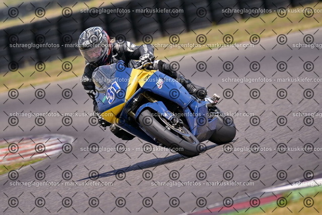 26bt05-1575 | markuskiefer.com - Realisiert mit Pictrs.com