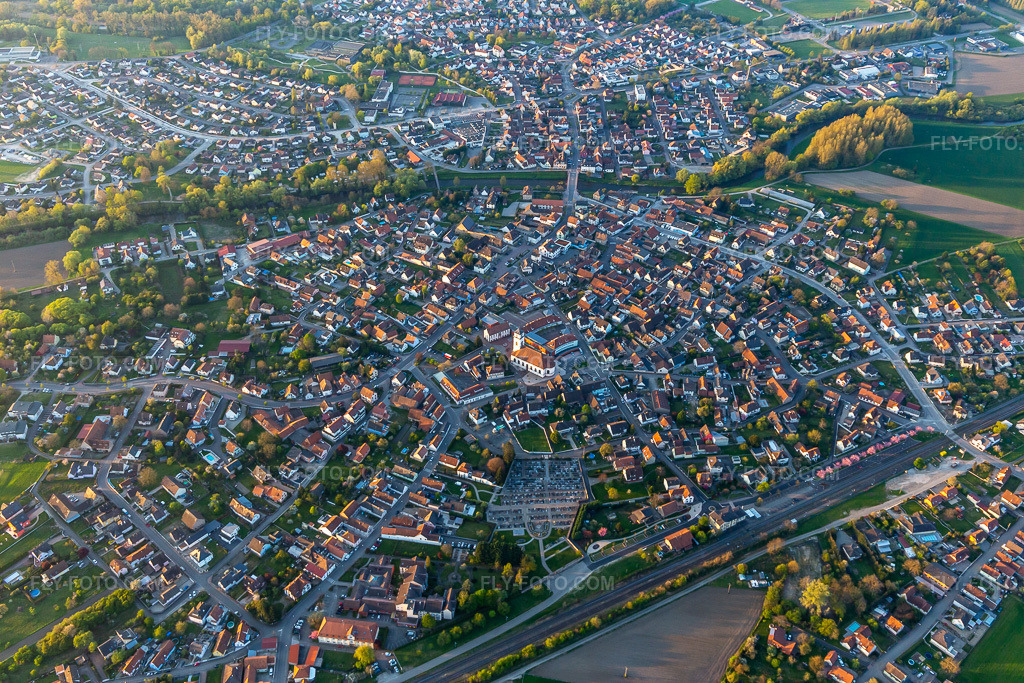 Aerial view: View of the town in Drusenheim in the state Bas-Rhin, France.Photo: IMG_126534.jpg taken on 04/25/2021 by Werner Riehm/FLY-FOTO.comResolution of the original: 5472 x 3648 px