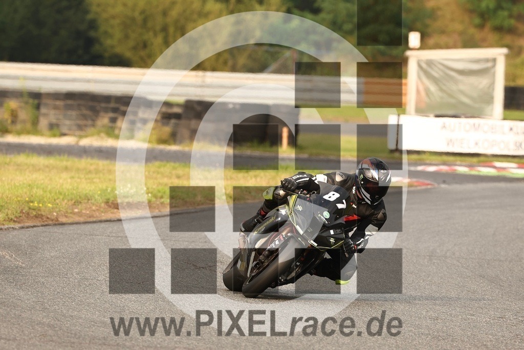 0087-20250908_12633 | Schöne Erinnerungen an spannende Momente - das festzuhalten ist unser Job. PIXELrace.de ist seit 2003 auf den Rennstrecken Europas unterwegs um die Action draußen beim Fahren und die wunderbare Stimmung imm Fahrerlager für euch einzufangen.