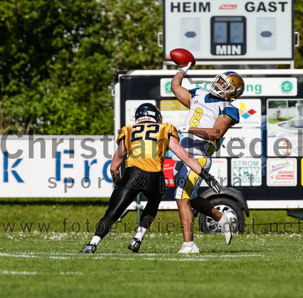 2022-05-14_037_Erding_Bulls_gegen_Munich_Cowboys_2 | Erding, Deutschland, 14.05.2022:
Fußball, Regionalliga 2022, 3. Spieltag, Erding Bulls gegen Munich Cowboys 2, Endergebnis: 20:30

Terrence Shambry II (Erding Bulls, #8)

Foto: Christian Riedel / fotografie-riedel.net