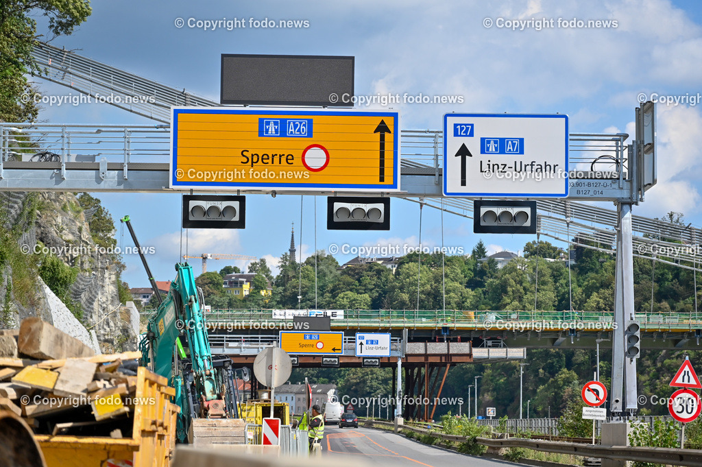 Westring A26_ B127_ Verkehrszeichen_ Ueberkopfwegweiser_ 10.08.2023-4 | 10.08.2023, Westring A26, AUT, Westring A26, Bundesstrasse 127, im Bild B127, Verkehrszeichen, Ueberkopfwegweiser, Wegweiser