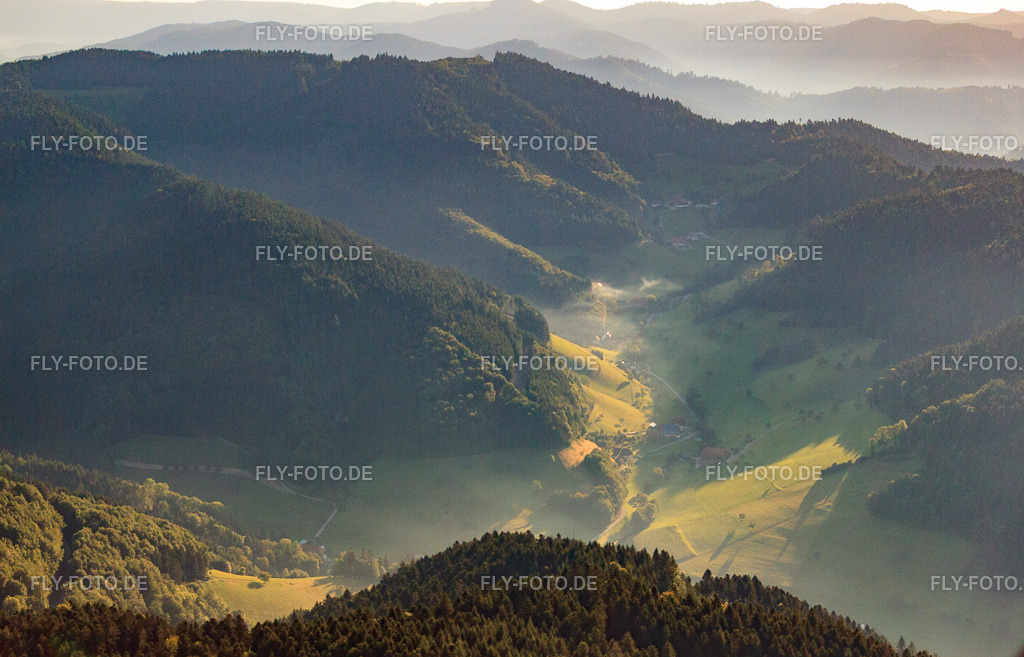 Einbachtal am Morgen | Luftbild: Einbachtal am Morgen im Ortsteil Einbach in Hausach im Bundesland Baden-Württemberg in Deutschland. Foto: IMG_59392.jpg vom 16.08.2013 durch Werner Riehm/FLY-FOTO.de - Realisiert mit Pictrs.com