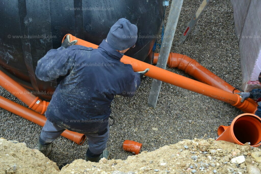 bib-lg03-abwasserkanal-0075 | Nach LV-Leistungsgruppen sortierte Detailfotos über den Bau eines Hauses. Alle Hausbau-Bilder direkt vom Urheber und Autor der Website Haus-Selber-Bauen.com