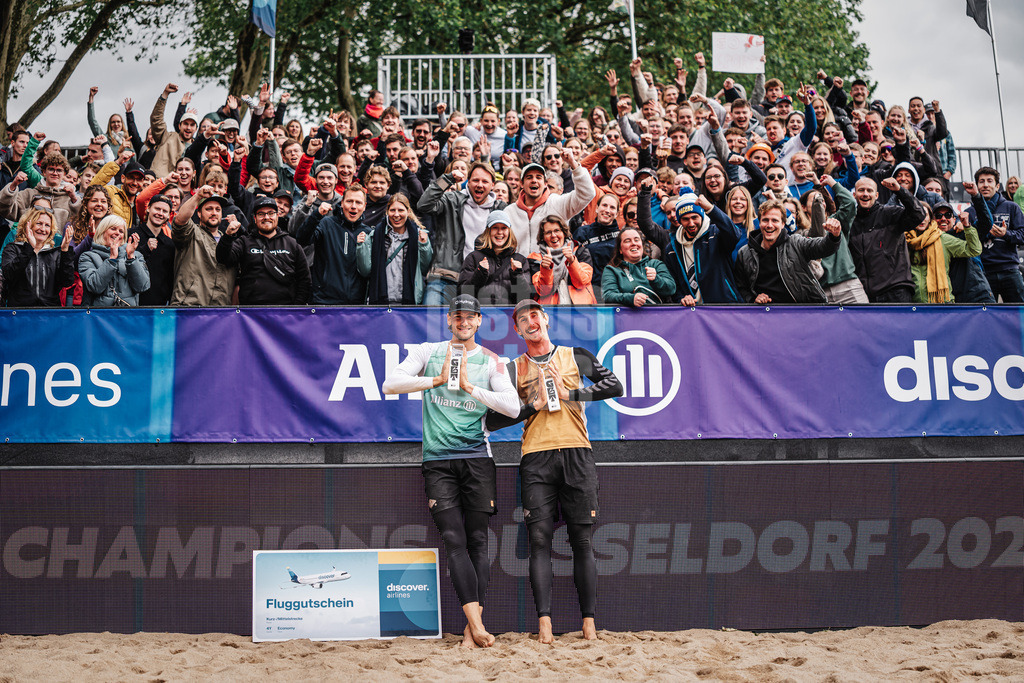 Beachvolleyball | Männer | Allianz German Beach Tour 2026 | Tourstop Düsseldorf | 17.05.2026 | v.l. Paul Henning und Lukas Pfretzschner gewinnen das Turnier in Düsseldorf