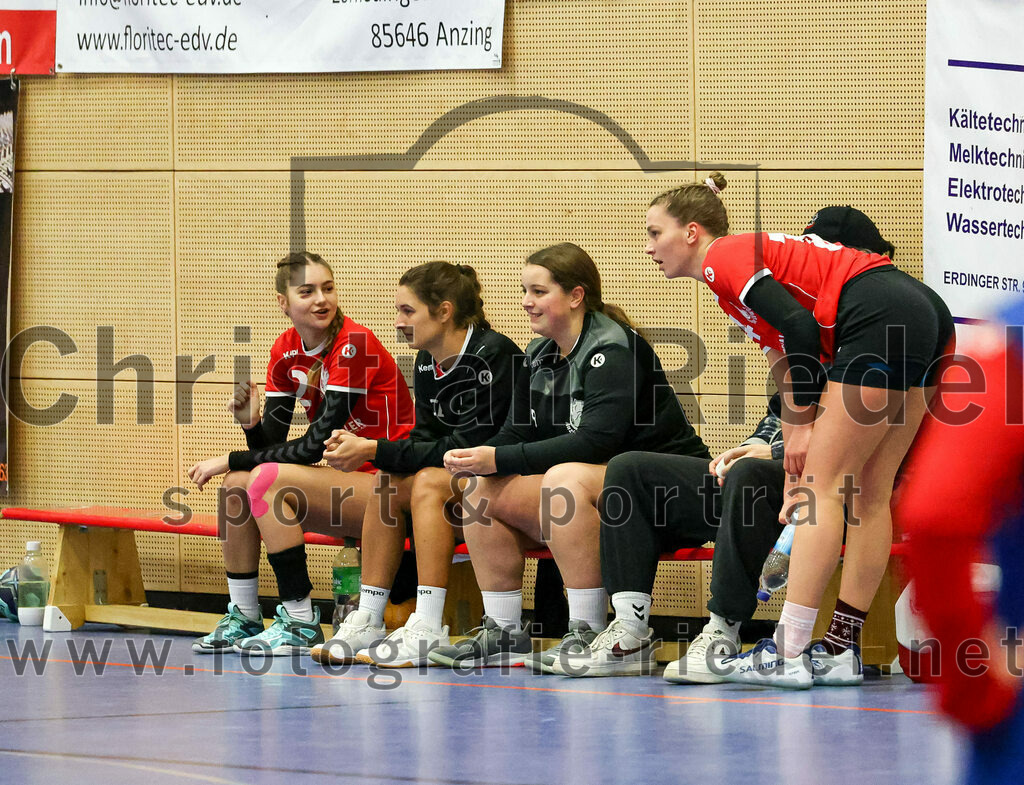 2022-12-04_024_SV_Anzing_gegen_TSV_Uebersee | Anzing, Deutschland, 04.12.2022:
Handball, Bezirksliga 2022 / 2023, 8. Spieltag, SV Anzing gegen TSV Übersee, Endergebnis: 29:24

Elena Holzmann (SV Anzing, #14)

Foto: Christian Riedel / fotografie-riedel.net