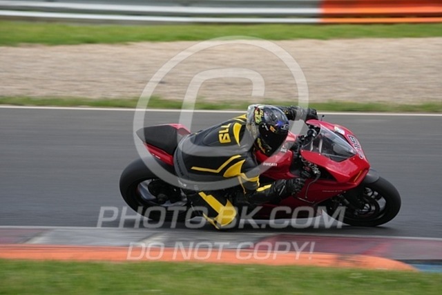 2024_05_25_PBK_24091 | Sportfotografie; SlowMotion; Video; Rennstrecke; Hafeneger; Speer; Racing; RSE; BMW; CBO; Trackday; Motorsportarena; Hockenheimring; Brno; Most; Barcelona; Valencia