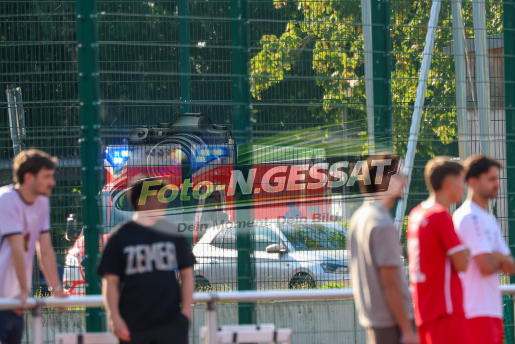 TuS Bardüttingdorf - TuRa Löhne | Auf dem Bild zu sehen: Rettungswagen Kreis HerfordSV Löhne-Obernbeck, SG FA Herringhausen/Eickum, Saison 26/27, Fistelmann SuperCup - Realisiert mit Pictrs.com