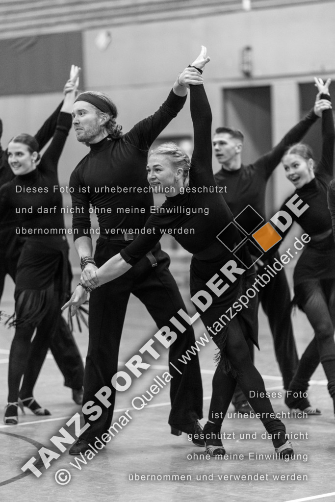 20231020-00801 | Hier finden Sie Tanz Bilder vom Latein und Standard Formationen tanzen. Sportbilder vom Tanzsport. Schöne Fotos und von Weltmeisterschaft, Europameisterschaft, Bundesliga, Regionalliga, Oberliga und Landesliga sowie von GOC Stuttgart, DanceComp, WM Bremen