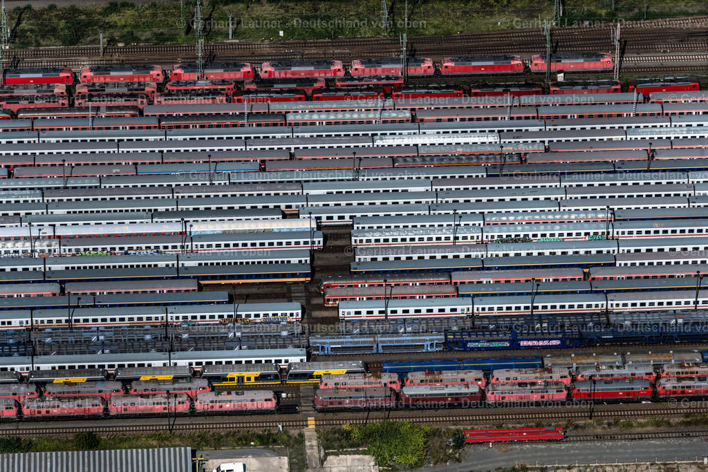 4041738 | LEIPZIG 15.09.2020 Bahnbetriebswerk und Ausbesserungswerk, Wartung und Instandhaltung von Zügen und Waggons des Güterverkehrs im Stadtteil Engelsdorf in Leipzig im Bundesland Sachsen. // Repair shop, maintenance and repair of trains and wagons of the freight in the Engelsdorf district of Leipzig in Saxony. Foto: Gerhard Launer