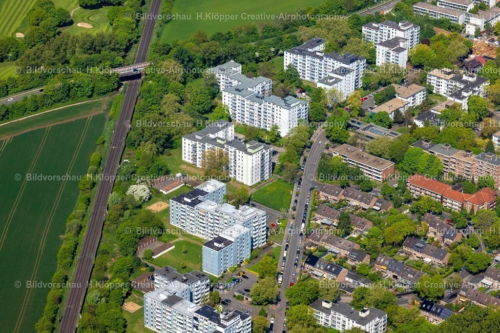 Luftbilder Neuss Erftal-1084 | Luftbild Hochhäuser im Wohngebiet einer industriell gefertigten Plattenbau- Siedlung an der Euskirchener Straße in Neuss im Bundesland Nordrhein-Westfalen, Deutschland. - Realisiert mit Pictrs.com