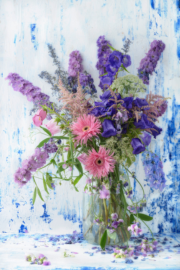 kind of blue | impressionistischer Sommerstrauß in den Farben blau - Realisiert mit Pictrs.com