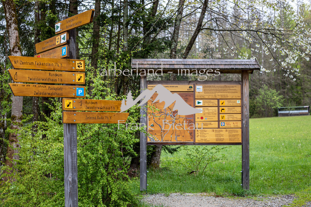 OE7A5409 | Wegweiser im Nationalpark, Hinweisschilder