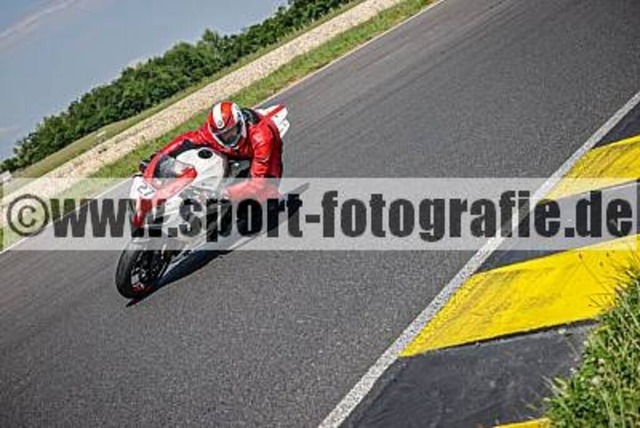 pube3250 | Professionelle Fotos von Sportveranstaltungen, aber auch Hochzeiten und anderen Events. - Realisiert mit Pictrs.com