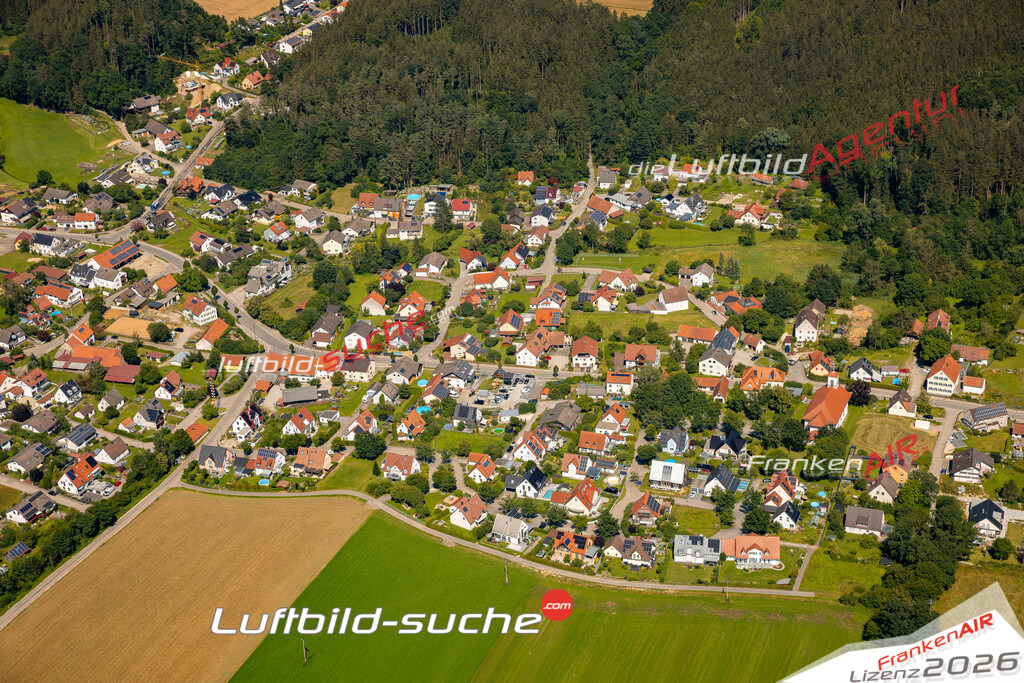 Das Luftbild zeigt : Bachern Friedberg - Die Luftaufnahme wurde 2024 vom UL-Flugzeug aus erstellt ( keine Drohne ) - Hochauflösende Luftaufnahme - Für grossformatige Ausdrucke geeignet. Die Geschenkidee !Mit Lizenz und Bildrechte bestellbar