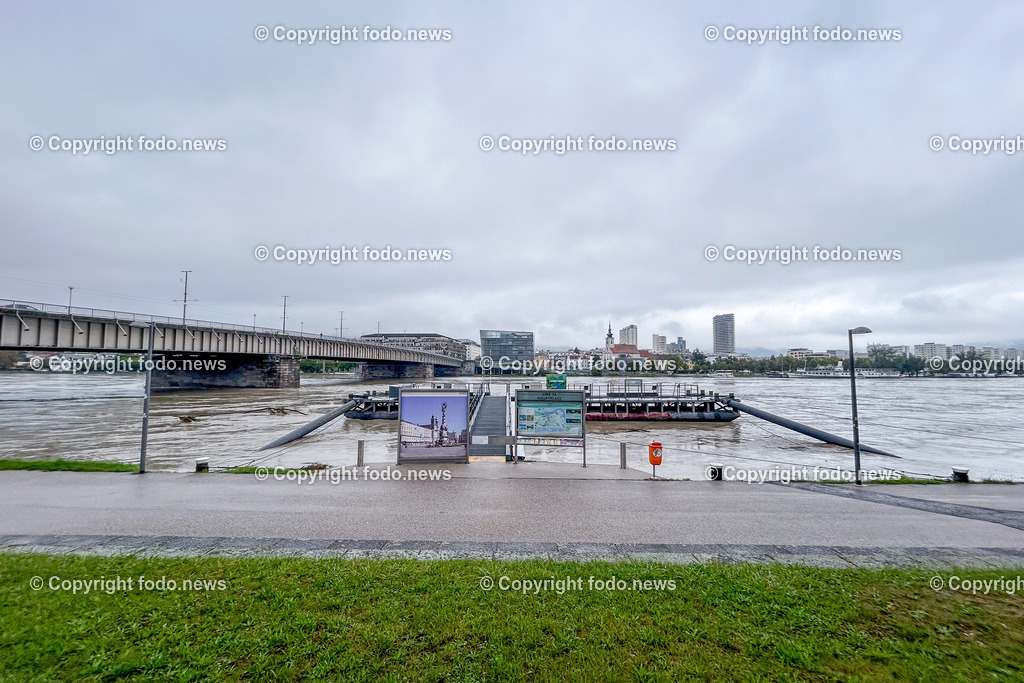 Linz_ Urfahr_ Hochwasser_ 17.09.2024-38 | 17.09.2024, Linz, AUT, Urfahr, Hochwasser, im Bild Hochwasser, Hochwasserschutz Donaulaende Linz Urfahr, Donau, Linzer Strasse, Ueberflutung