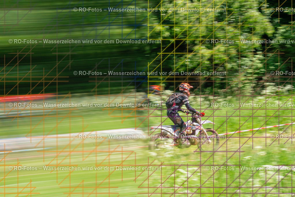 Wolfshausen 2 Lauf -824 | Sportfotografie von RO-Fotos: Motorsport, Motocross, Enduro, Laufveranstaltungen und Triathlon. Professionelle Fotos von Sportlern und Events. - Realisiert mit Pictrs.com
