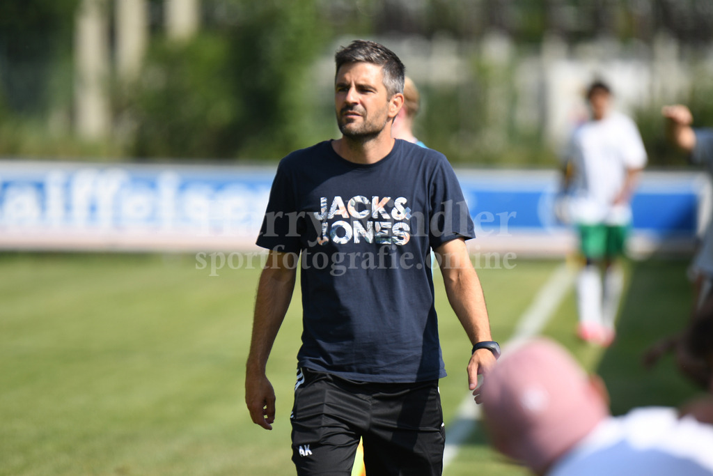 Totopokalspiel TSV Seebach : Fortuna Regensburg | Andreas Kölbl (Trainer TSV Seebach) - Realisiert mit Pictrs.com