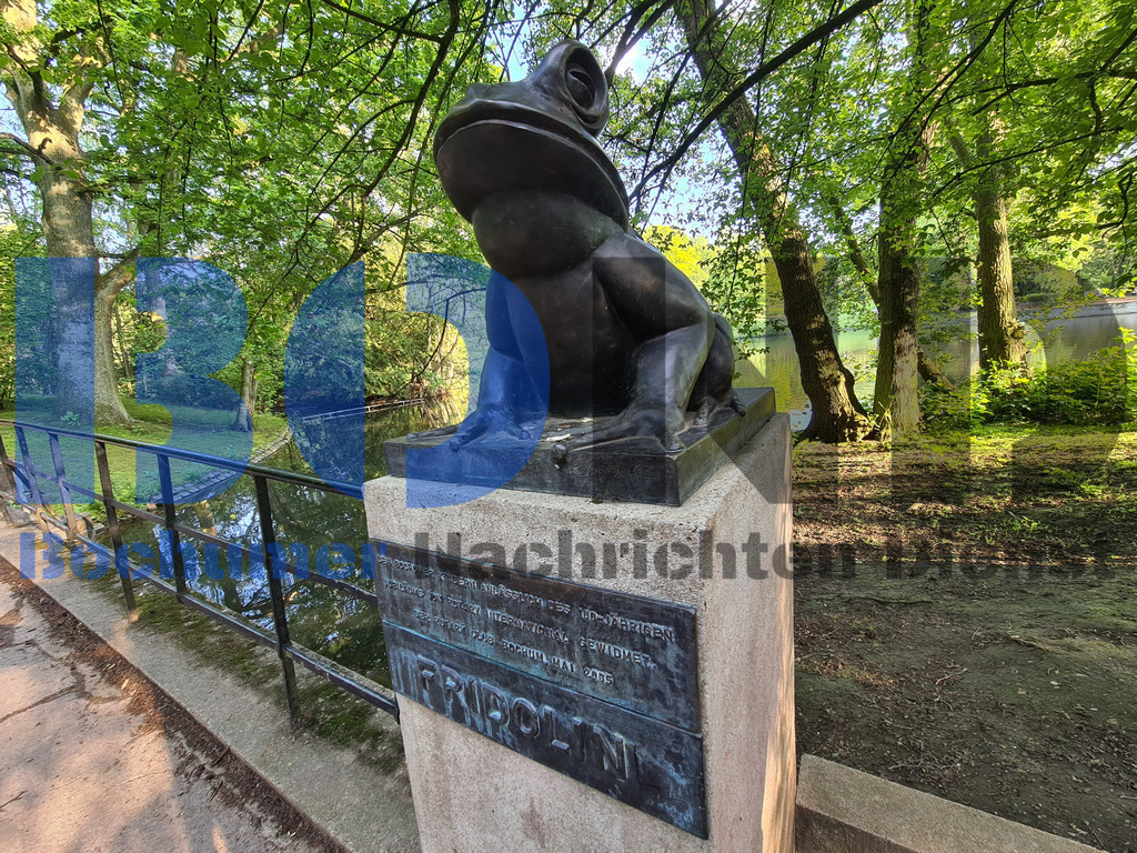  29.05.2021 - 
 | Sebastian Sendlak / Bochumer Nachrichtendienst (BOND) - Bochum Allgemein - Frosch-Statue Stadtpark - Realisiert mit Pictrs.com