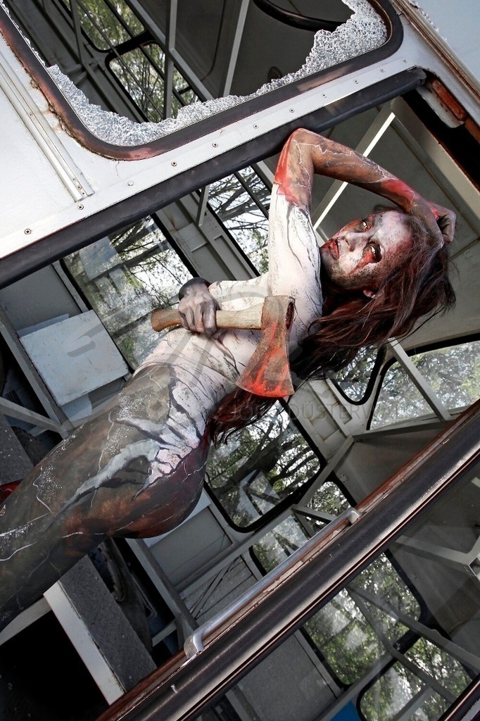 Bodypainting-ENDZEIT_1982b | #001 | Modell: Ilka | Foto: Tschiponnique Skupin - Realisiert mit Pictrs.com