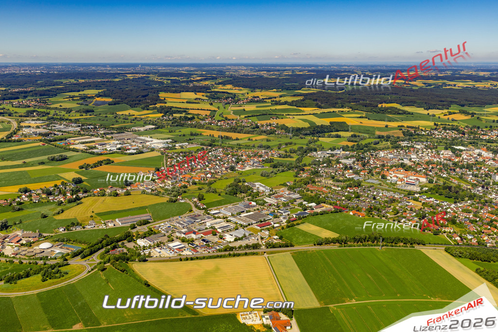 Das Luftbild der Stadt Aichach wurde 2022 vom Flugzeug heraus erstellt (keine Drohnen-Aufnahmen) Aufnahmehöhe ca.450 Meter- hohe Bildauflösung und Druck-Qualität. Garantiert!