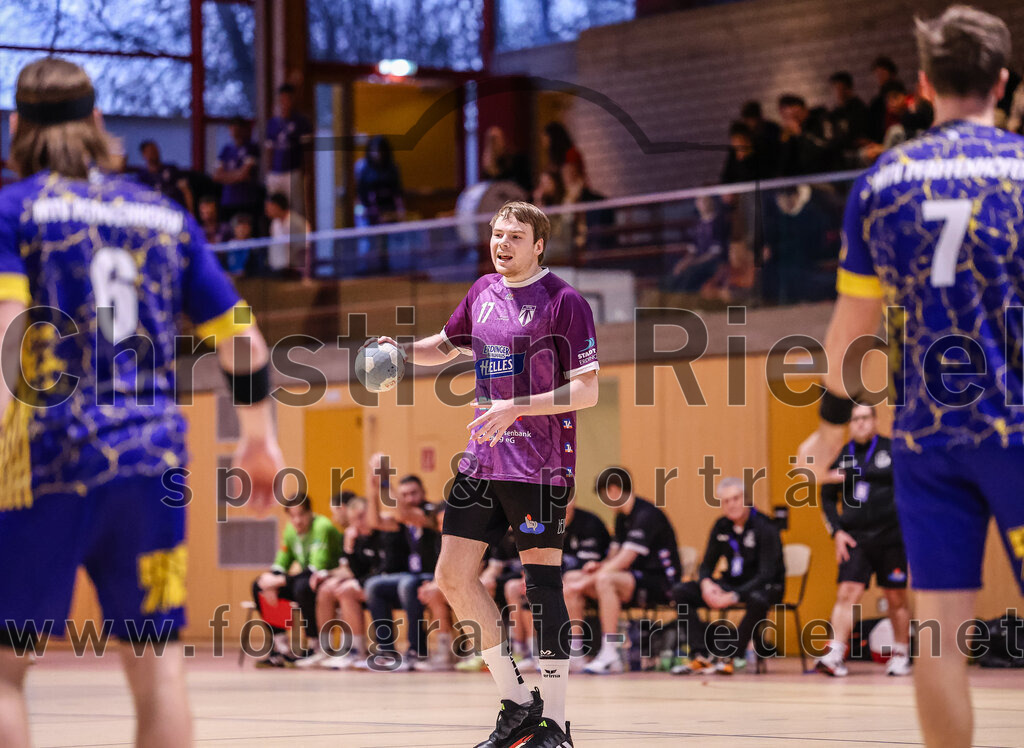 2024-12-14_029_SpVgg_Altenerding_gegen_MTV_Pfaffenhofen | Erding, Deutschland, 14.12.2024:Handball, Bezirksoberliga Männer 2024 / 2025, 10. Spieltag, SpVgg Altenerding gegen MTV Pfaffenhofen, Endergebnis: 32:30Niklas Fleps (SpVgg Altenerding, #17)Foto: Christian Riedel / fotografie-riedel.net