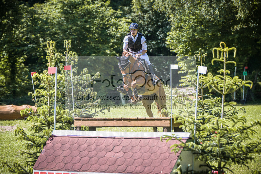 DOS_2347 | Entdecke hochwertige Reitturnierfotos von Foto Oger. Professionell, emotional und authentisch – jetzt Lieblingsmomente im Shop bestellen.Deutschlandweite Turnierfotografie. - Realisiert mit Pictrs.com