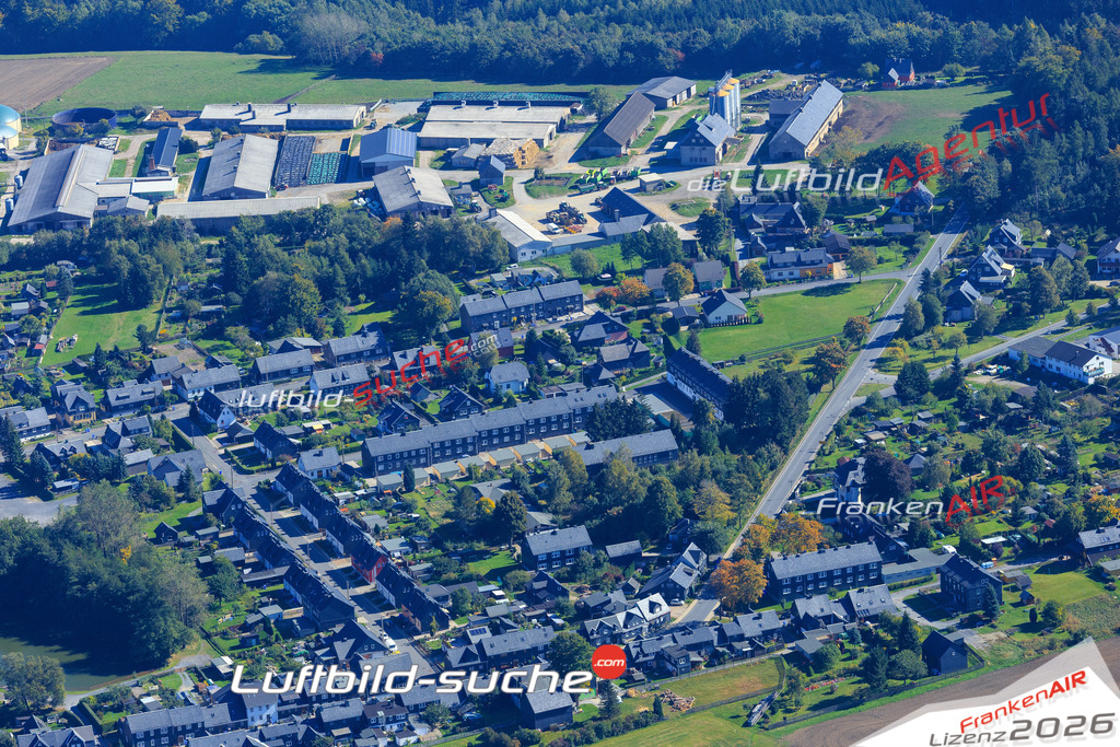 Die Luftaufnahme der Stadt Ludwigsstadt wurde vom UL-Flugzeug heraus erstellt ( keine Drohne )- hohe Auflösung für beste Qualität