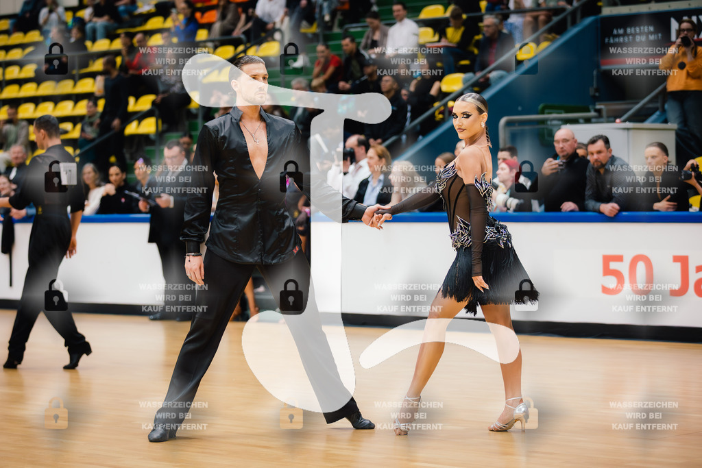 Hessen Tanzt WDSF International Open Latin 11th (43) Justin Lauer _ Rita Schumichin (TSC Saltatio Neustadt im TV 1860 Mußbach)-2025-05-18-4838 | Webshop for digital downloads and prints of dance sport, event & show photographer Julian Link - Realisiert mit Pictrs.com