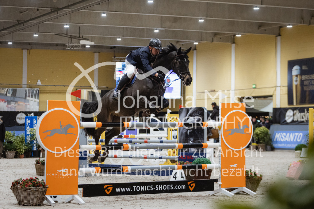 221217_Warstein_GP-202 | Deine schönsten Turniermomente als professionelle Fotos! Entdecke hochwertige Pferdesport-Fotografie im Online-Shop. Jetzt Fotos finden & bestellen!