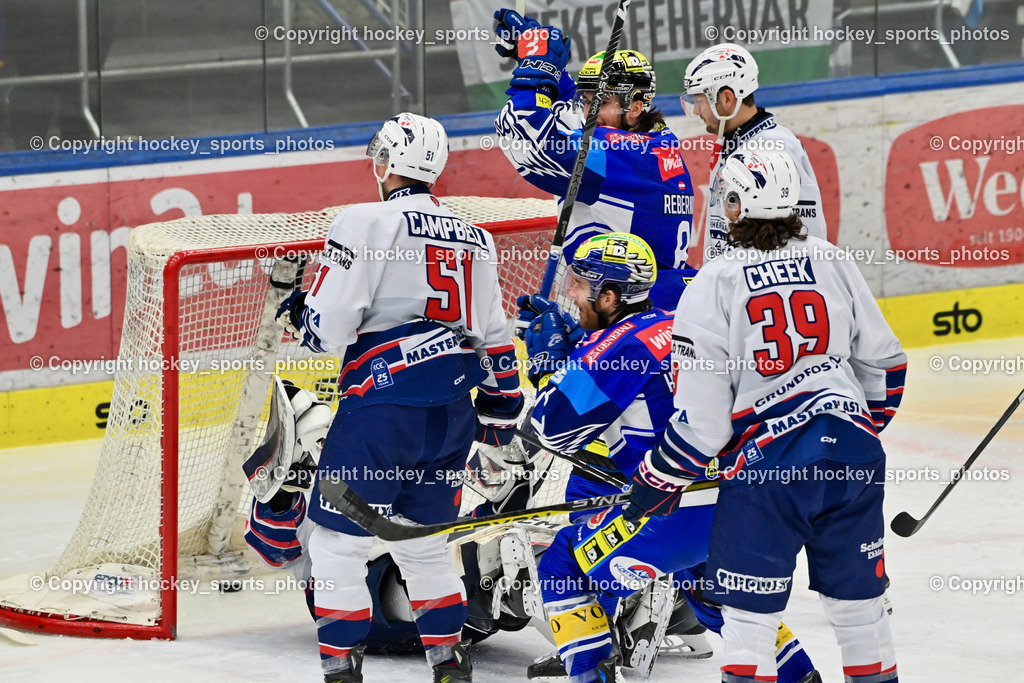 EC IDM Wärmepumpen VSV vs. Hydro Fehervar AV19  | Tor EC VSV, #39 Cheek Trevor HYDRO FEHERVAR, #51 Campbell Timothy HYDRO FEHERVAR, #8 Rebernig Maximilian EC VSV, #35 Horvath Dominik HYDRO FEHERVAR, EC IDM Wärmepumpen VSV vs. Hydro Fehervar AV19 , EC IDM Wärmepumpen VSV vs. Hydro Fehervar AV19  am 01.01.2025 in Villach (Stadthalle Villach), Austria, (Photo by Bernd Stefan)