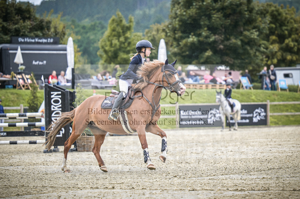 DOS_0345 | Entdecke hochwertige Reitturnierfotos von Foto Oger. Professionell, emotional und authentisch – jetzt Lieblingsmomente im Shop bestellen.Deutschlandweite Turnierfotografie. - Realisiert mit Pictrs.com