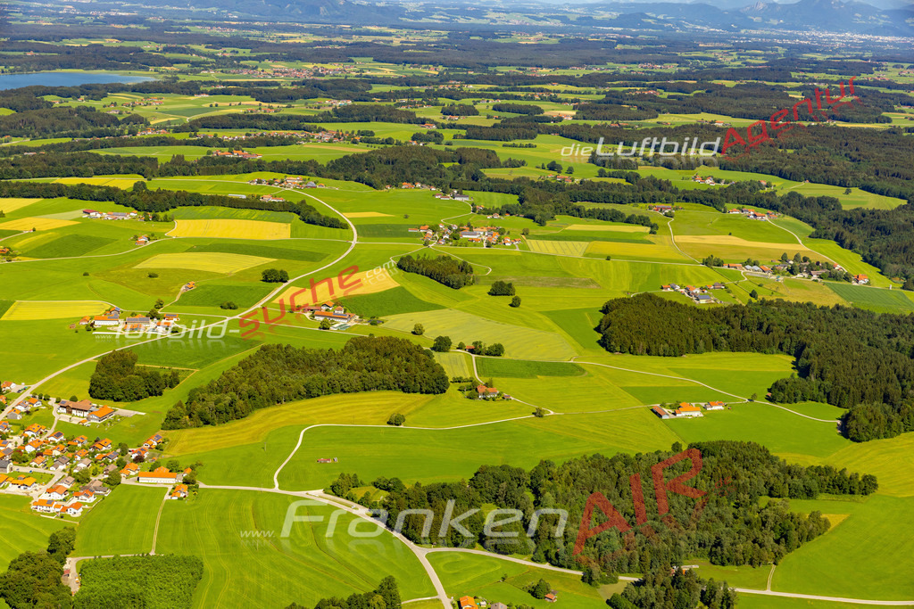 wonneberg-luftbild-2022-3761 | Aktuelles Luftbild von  Wonneberg - Die Luftaufnahme wurde 2022 mittels UL-Flugzeug erstellt ( keine Drohne ) - hochauflösende Kamera-Systeme von  Canon -
Beste Qualität - Für grossformatige Ausdrucke geeignet. Die Geschenkidee !