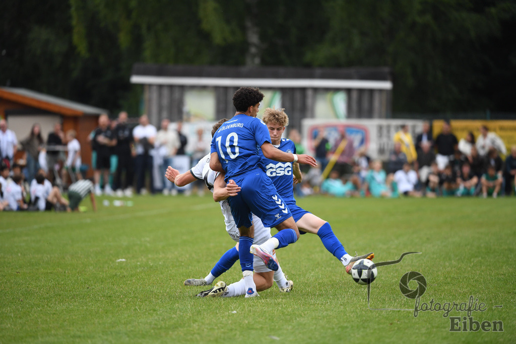 Sport-Duwe Cup | Sport-Duwe Cup Oldenburg; SSV Jeddenloh (weiß)-VFB Oldenburg (blau) am 05.07.2025 in Oldenburg (Sportanlage TuS Eversten), Photo: Philip Eiben 2025 - Realisiert mit Pictrs.com