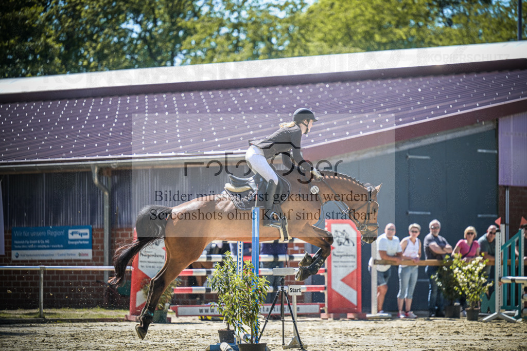 DOS_1242 | Entdecke hochwertige Reitturnierfotos von Foto Oger. Professionell, emotional und authentisch – jetzt Lieblingsmomente im Shop bestellen.Deutschlandweite Turnierfotografie. - Realisiert mit Pictrs.com