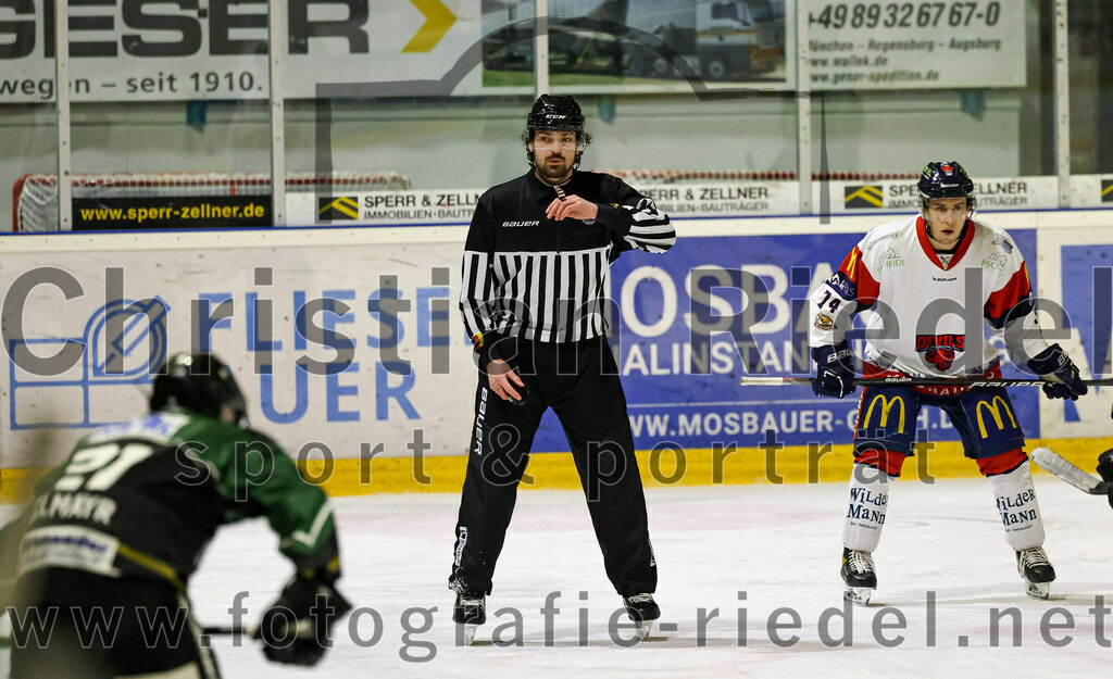 2023-01-13_034_TSV_Erding_gegen_VfE_Ulm-Neu-Ulm | Erding, Deutschland, 13.01.2023:
Eishockey, Bayernliga 2022 / 2023, 27. Spieltag, TSV Erding gegen VfE Ulm/Neu-Ulm, Endergebnis: 6:1

Foto: Christian Riedel / fotografie-riedel.net