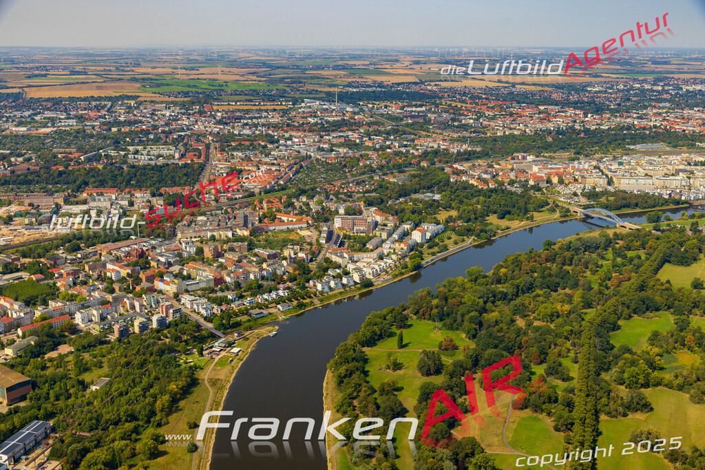 Buckau Magdeburg Bild- Das Luftbild wurde 2025 vom UL-Flugzeug heraus erstellt ( keine Drohne bzw. Drohnenaufnahme ) - Hochauflösende Luftaufnahme -Nicht vergleichbar mit Google Maps oder Satelittenbilder- Die Geschenkidee !Mit Lizenz und Bildrechte bestellbar - CC