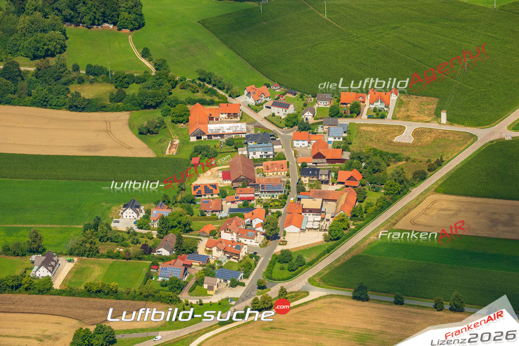 Luftaufnahme von Ursensollen - Die Luftaufnahme wurde 2025 vom UL-Flugzeug heraus erstellt ( keine Drohne ) - Hochauflösende Luftaufnahme - für professionelle Ausdrucke geeignet. Die Geschenkidee !Mit Lizenz und Bildrechte bestellbar