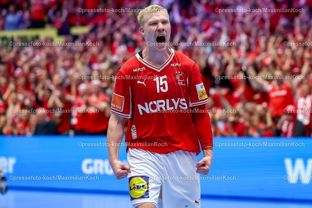 EHF01022602101 | 01.02.2026, Handball, Men's EHF EURO 2026, Deutschland - Dänemark, Jyske Bank Boxen in Herning, Final:  Magnus Saugstrup Jensen (Denmark #15) jubelnd