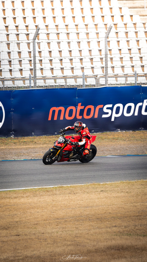 Ducati Trackday Hockenheimring 2026 | Entdecken Sie die faszinierende Welt von Alexander Tschuncky Arts: Kreative Fotografie, atemberaubende Automobilkunst und hochwertiger Bilderdruck. Lassen Sie sich inspirieren! - Realisiert mit Pictrs.com