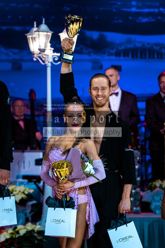 20251213_Baltic-GP_2451-2 | Tanzsportbilder, Standardtanz, Lateintanz, WDSF, DTV, LTVB, dancecomp, goc, hessen tanzt, blaues band der spree, walzer, tango, wiener walzer, slowfox, quickstepp, samba, rumba, cha-cha-cha, paso doble. jive, hd-kroft photography, turniertanzsport