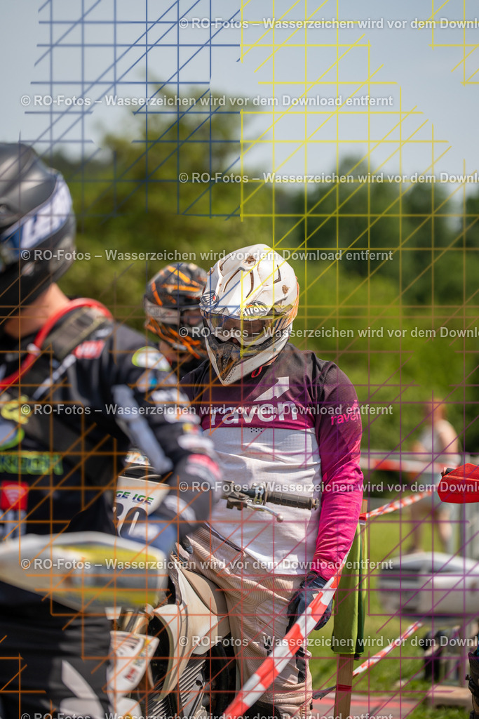 Wolfshausen 5 Lauf -73 | Sportfotografie von RO-Fotos: Motorsport, Motocross, Enduro, Laufveranstaltungen und Triathlon. Professionelle Fotos von Sportlern und Events. - Realisiert mit Pictrs.com