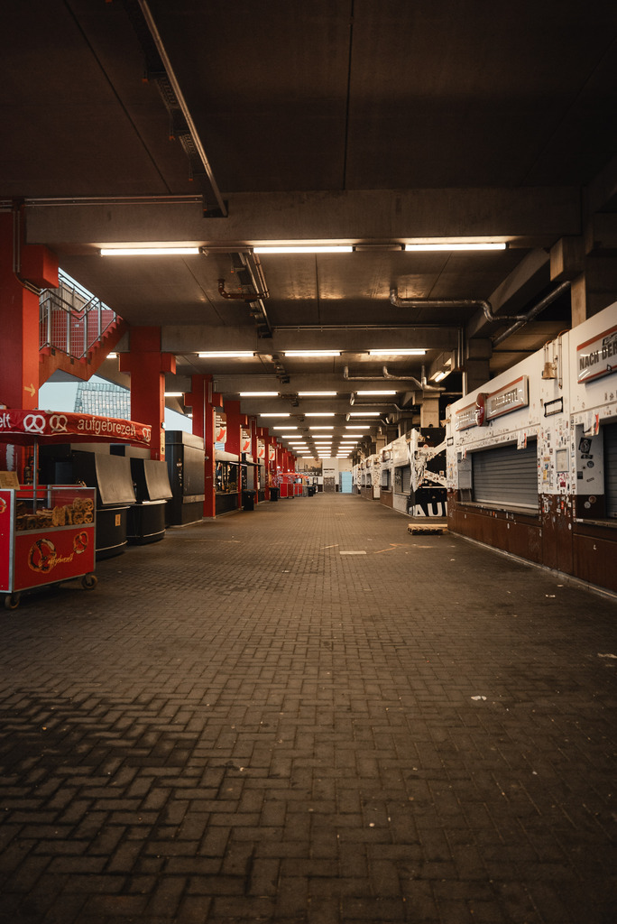 _STP5738 | Der offizielle Shop für FC St. Pauli Fotos. Wähle aus Spielszenen & Fanmomenten dein FCSP Wunschformat. Wir liefern Millerntor-Atmosphäre.