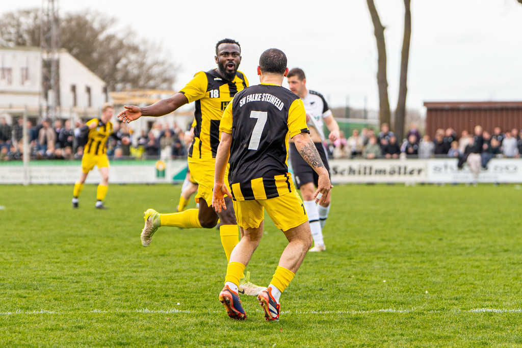 Fußball I Herren I Saison 2025-2026 I Kreisliga VEC I 22. Spieltag I SC SW Bakum - SV Falke Steinfeld I 24032 | jns.sportfotos - Realisiert mit Pictrs.com