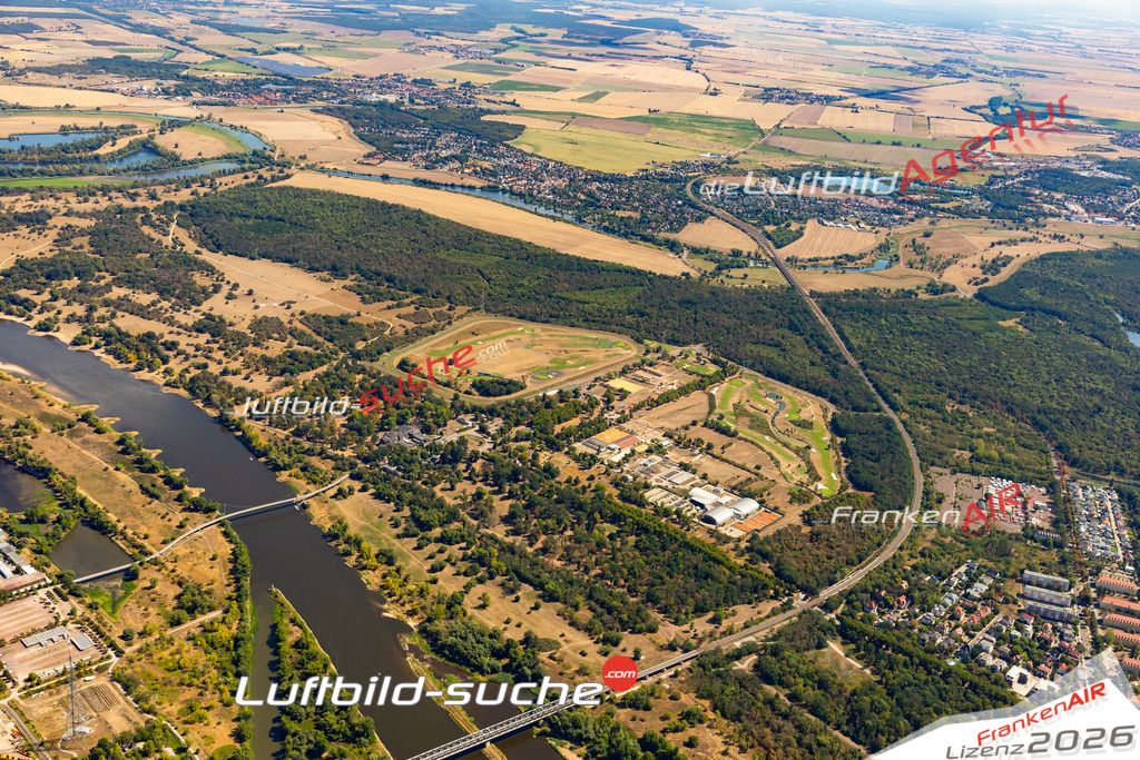 Die Luftaufnahme Herrenkrug - Magdeburg wurde 2022 vom Flugzeug aus (keine Drohne) erstellt. Hohe Auflösung -für große Poster und Wandbilder geeignet - Garantiert!